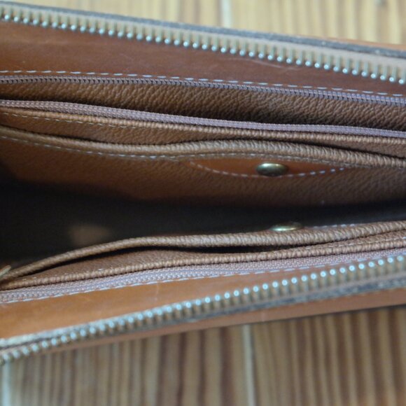 Vintage DOONEY & BOURKE Dark Blue Tan Leather Classic Zip Top Shoulder Bag - Picture 10 of 13